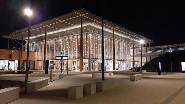 Nouvel gare TGV de Nîmes Pont du Gard Manduel