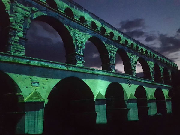 Le Pont du Gard de nuit